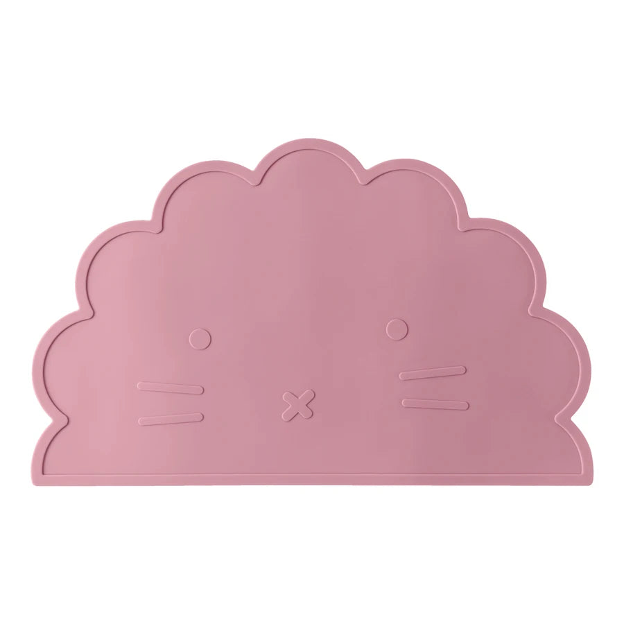 Présentation d'un set de table pour bébé en silicone rose foncé.